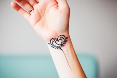 Tatuajes para hijas que representen amor y vínculo especial